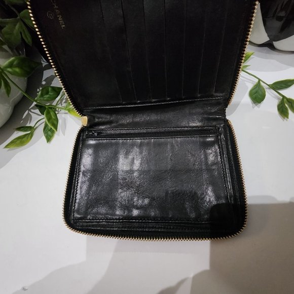 VG Used Condition Authentic Chanel Patent Leather Zip Wallet - Picture 10 of 14